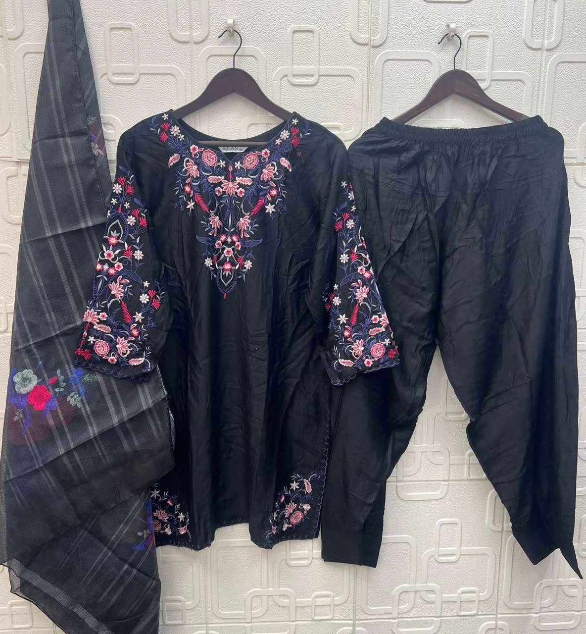 E 59 - Readymade Dress