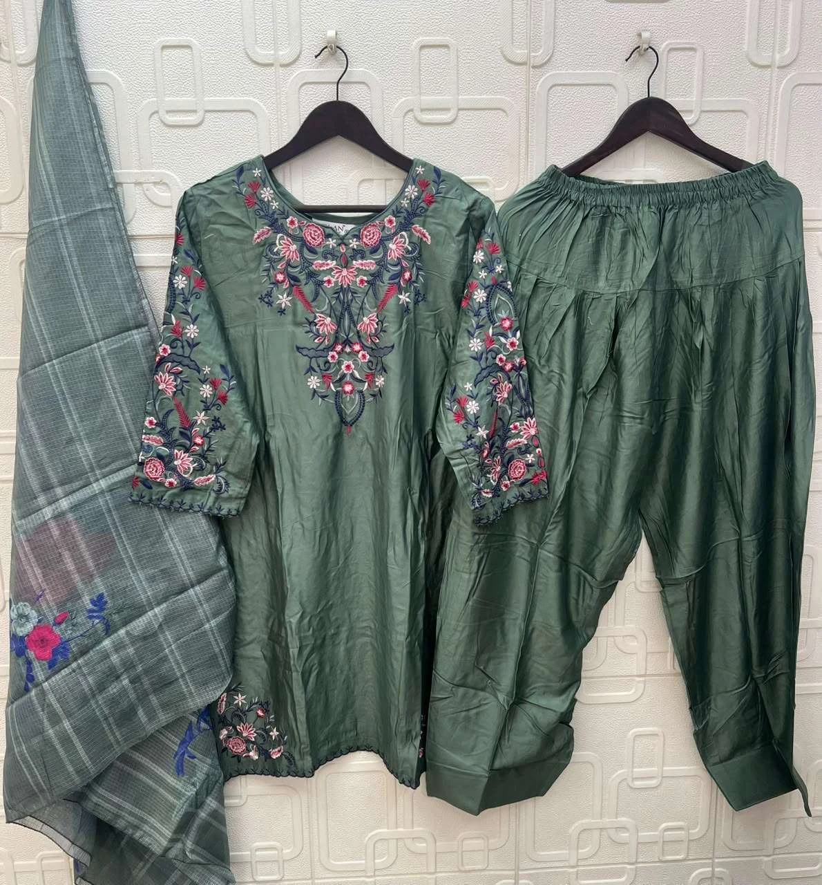 E 59 - Readymade Dress