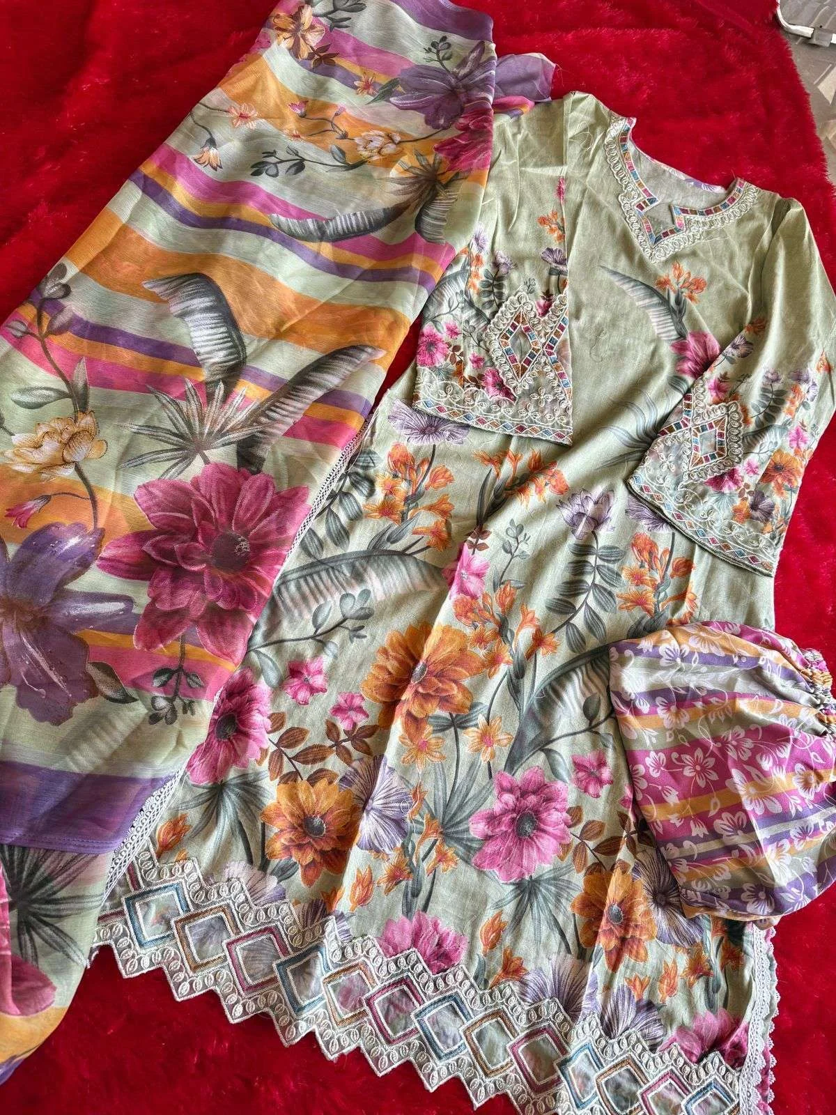 Mehboob Tex Design No - 1527-1529