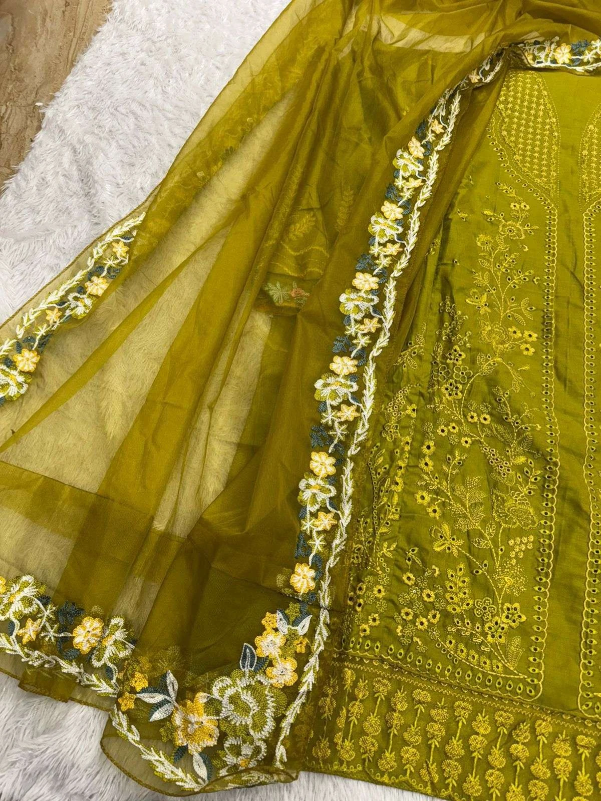 Mehboob Tex Design No - 1741 B